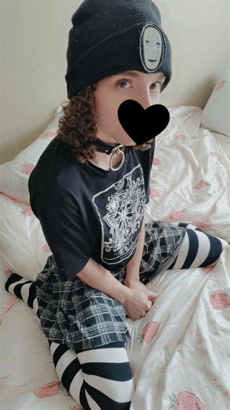 femboy sitting on face